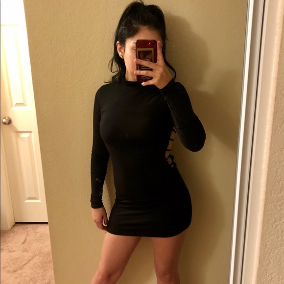 Short & Black Turtleneck Dress - Picture 1 of 5